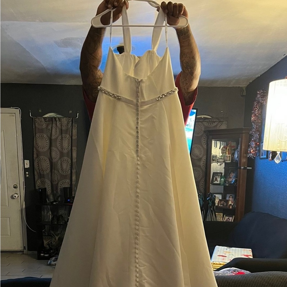 Ivory wedding dress